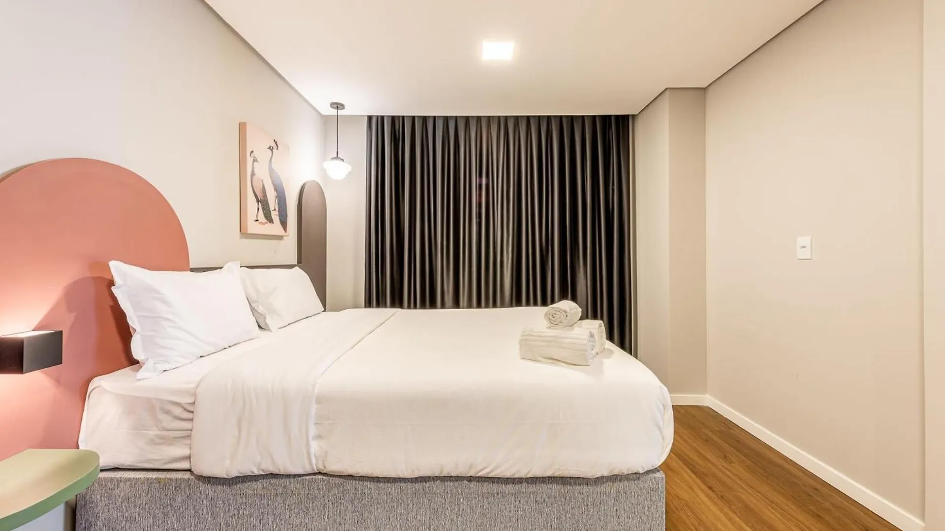 Xtay Cais Rooftop - Estudios Completos Com Wifi E Academia, No Centro Historico De 阿雷格里港 公寓