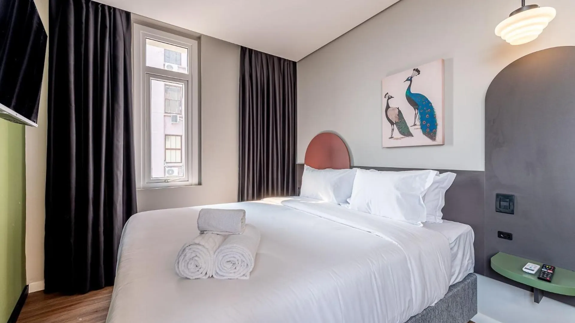 公寓 Xtay Cais Rooftop - Estudios Completos Com Wifi E Academia, No Centro Historico De 阿雷格里港 巴西