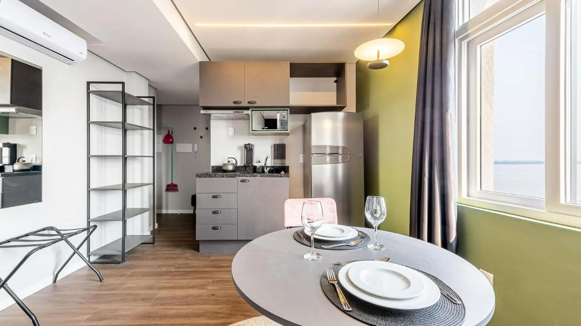 Xtay Cais Rooftop - Estudios Completos Com Wifi E Academia, No Centro Historico De 阿雷格里港 公寓