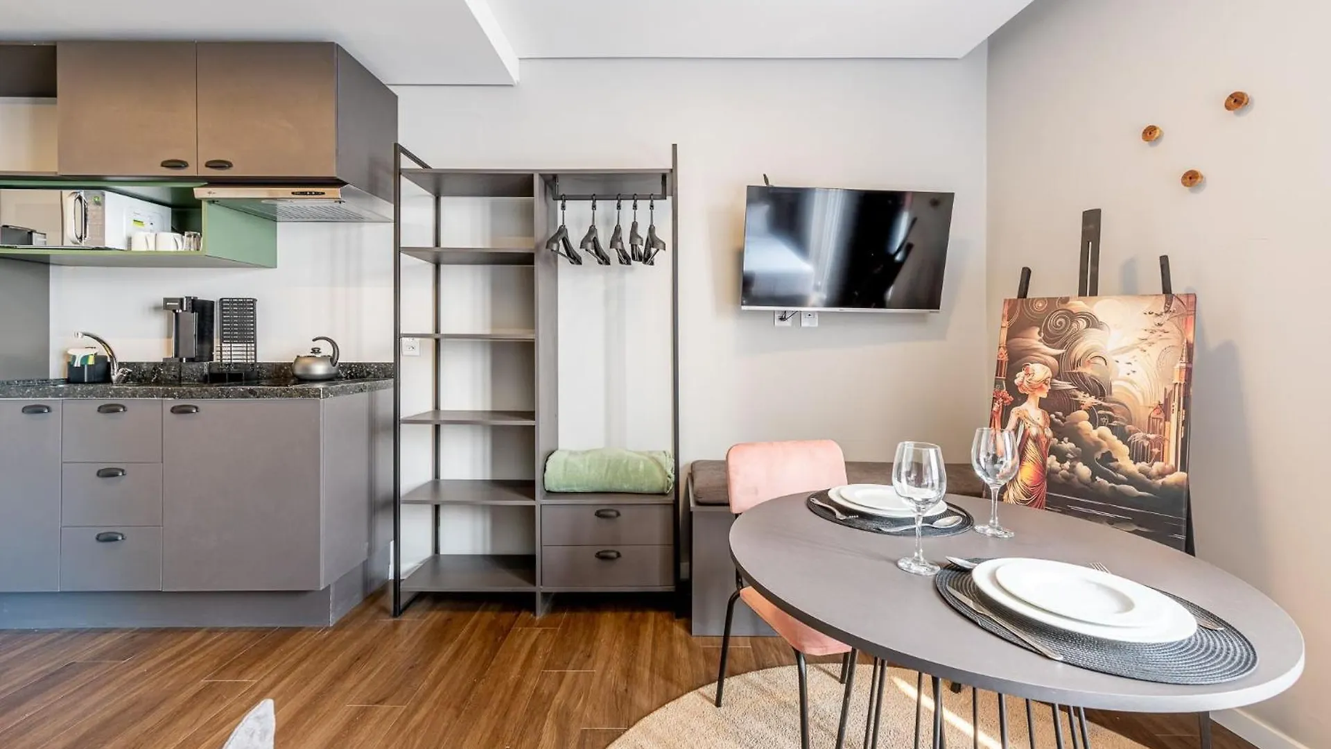 Xtay Cais Rooftop - Estudios Completos Com Wifi E Academia, No Centro Historico De 阿雷格里港 0*,  巴西