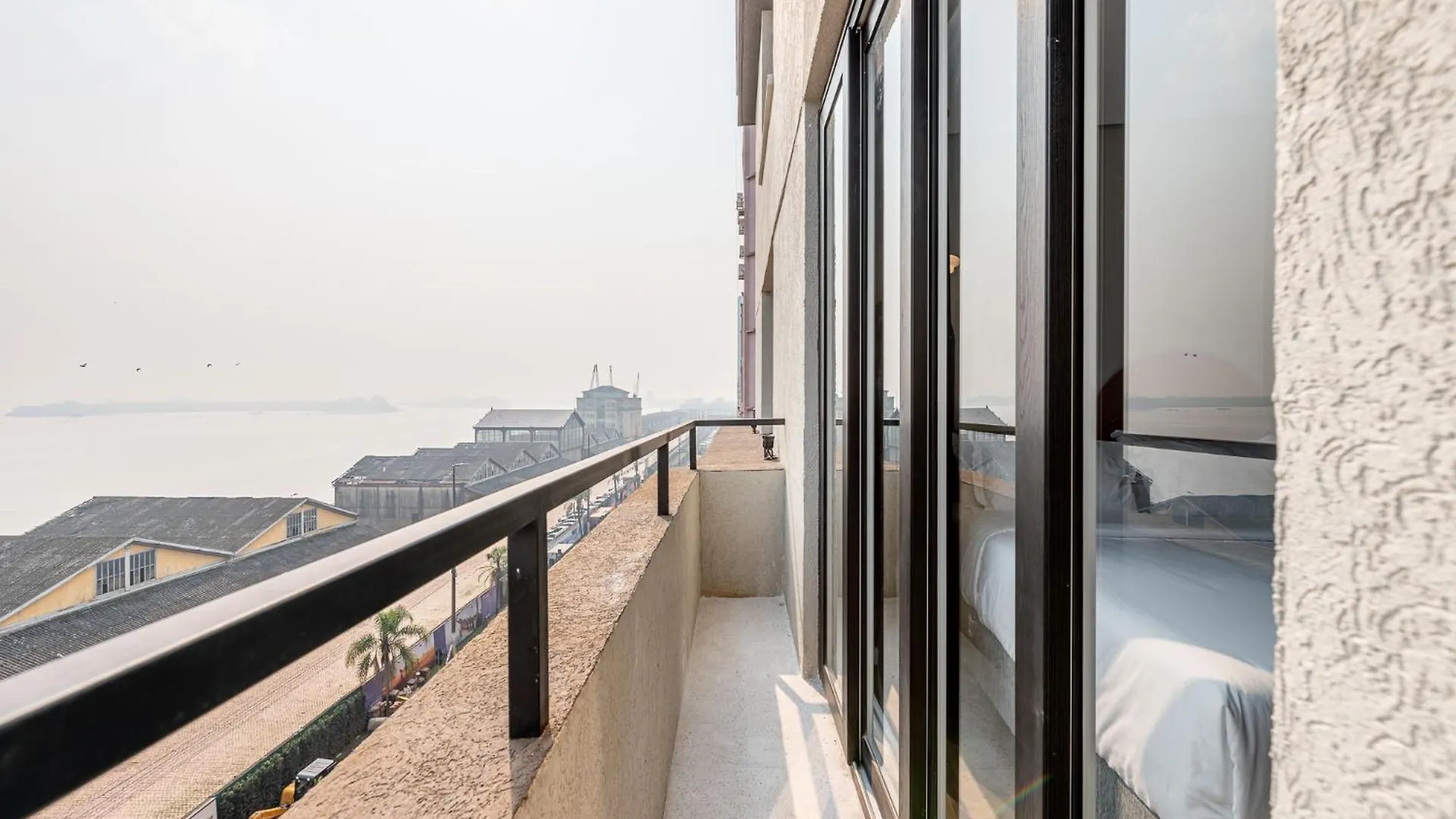 Xtay Cais Rooftop - Estudios Completos Com Wifi E Academia, No Centro Historico De 阿雷格里港 0*,