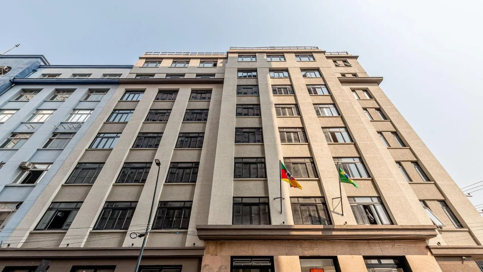 Xtay Cais Rooftop - Estudios Completos Com Wifi E Academia, No Centro Historico De Porto Alegre Апартаменты