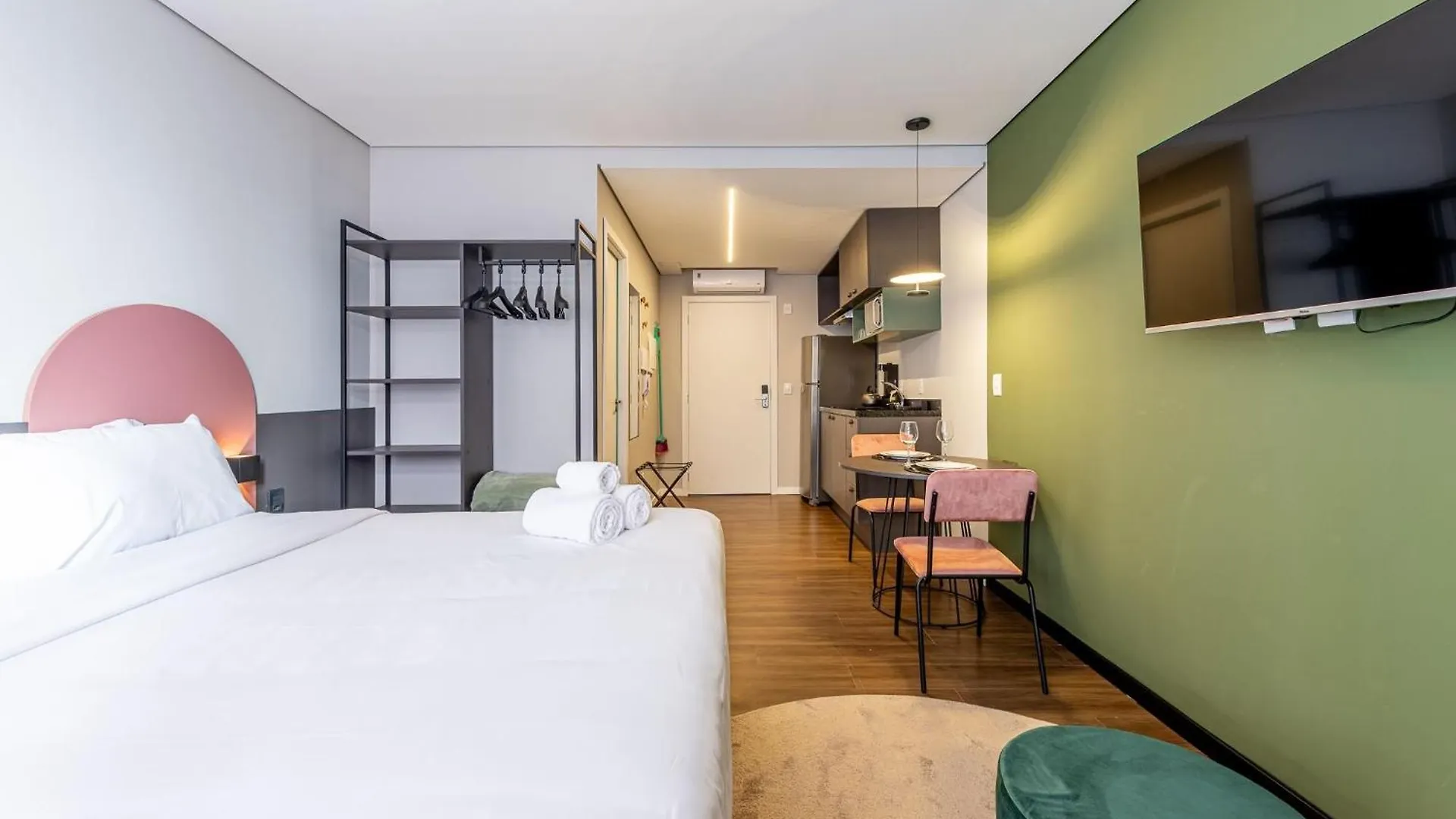 Xtay Cais Rooftop - Estudios Completos Com Wifi E Academia, No Centro Historico De Porto Alegre 0*,  Бразилия