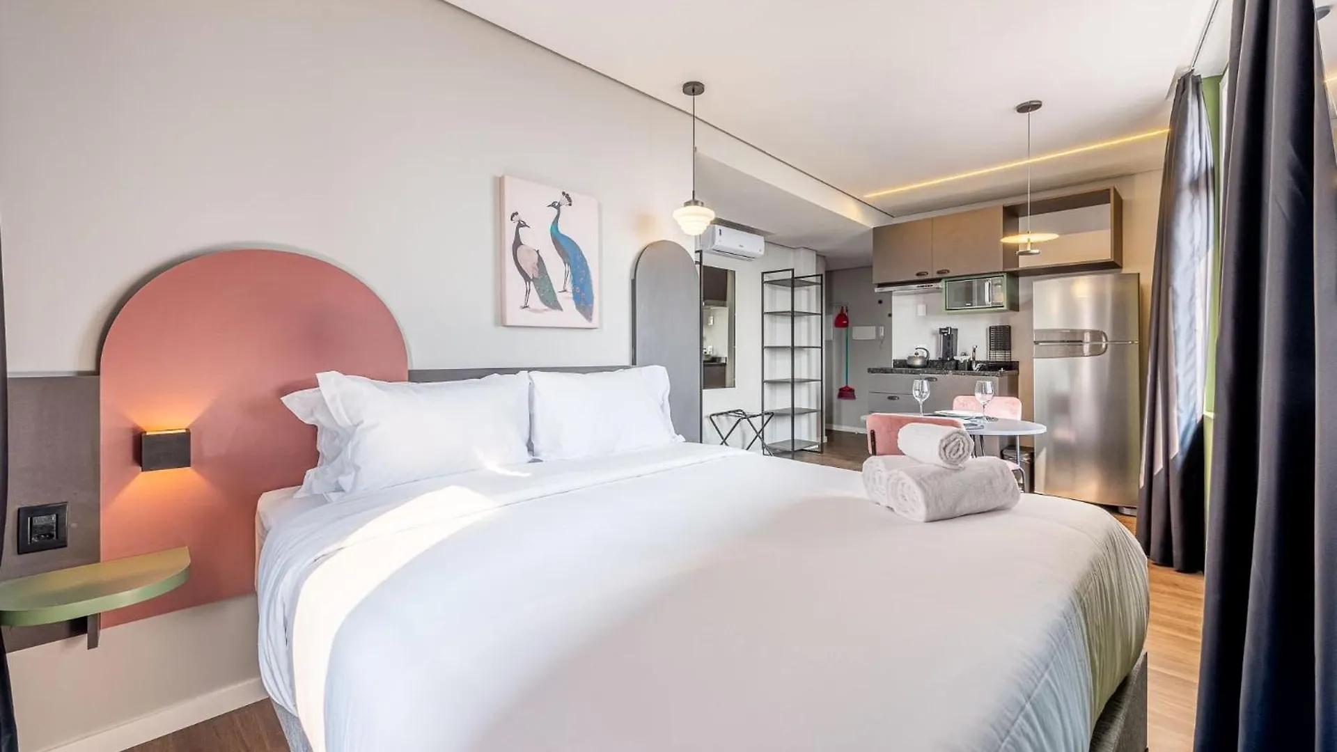 Xtay Cais Rooftop - Estudios Completos Com Wifi E Academia, No Centro Historico De Porto Alegre 0*,  Бразилия