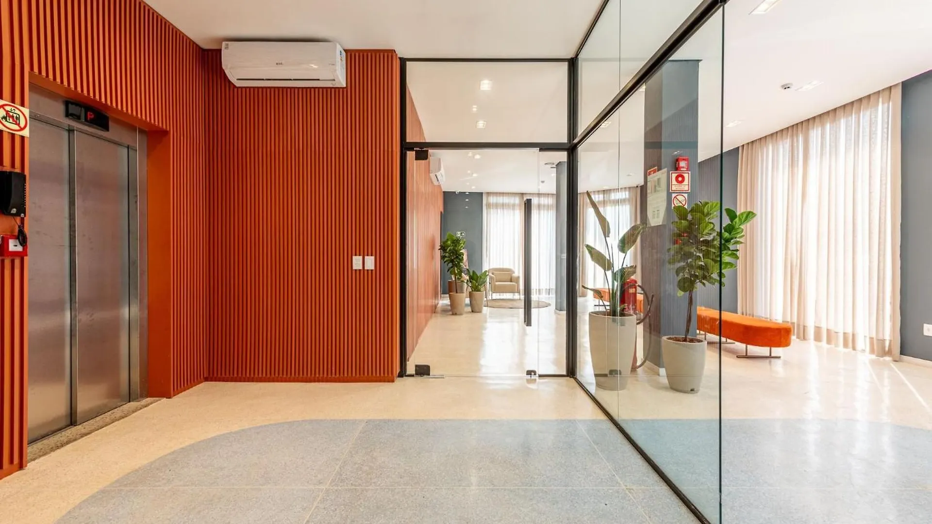 Xtay Cais Rooftop - Estudios Completos Com Wifi E Academia, No Centro Historico De Porto Alegre 0*,